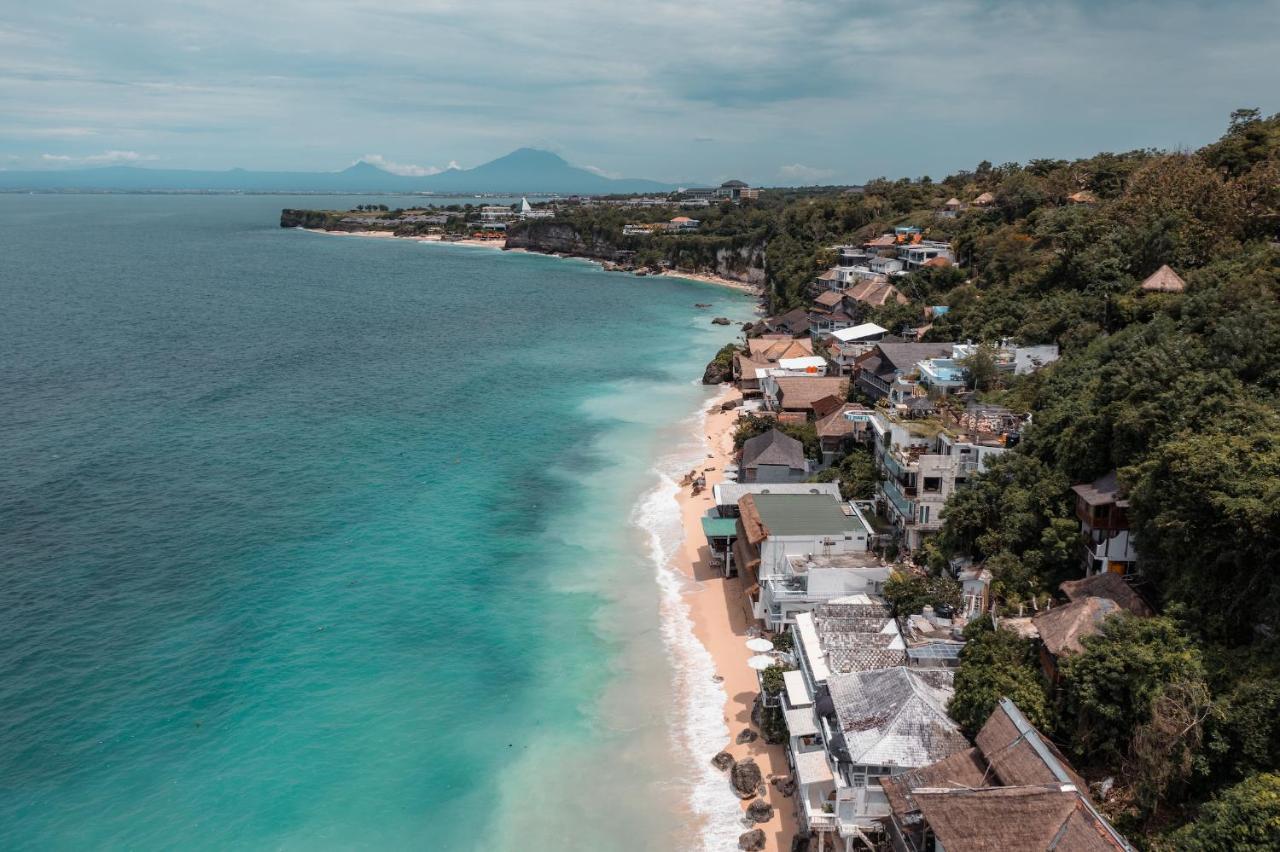 Legends Beachfront Resort Uluwatu Екстериор снимка